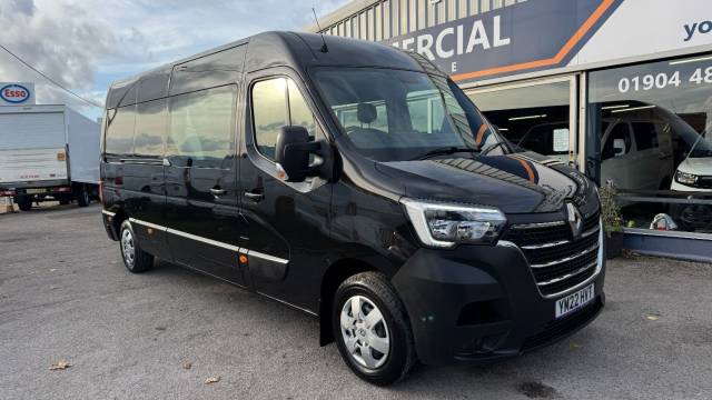 Renault Master 2.3 LM35dCi 135 Business+ LWB Medium Roof Crew Van Crew Van Diesel Black