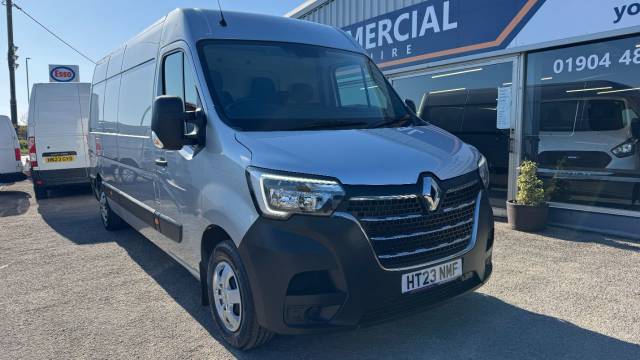 2023 Renault Master 2.3 LM35dCi 135 Business+ Medium Roof Van