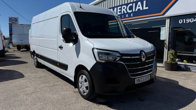 2023 Renault Master 2.3 LM35dCi 135 Business+ Medium Roof Van