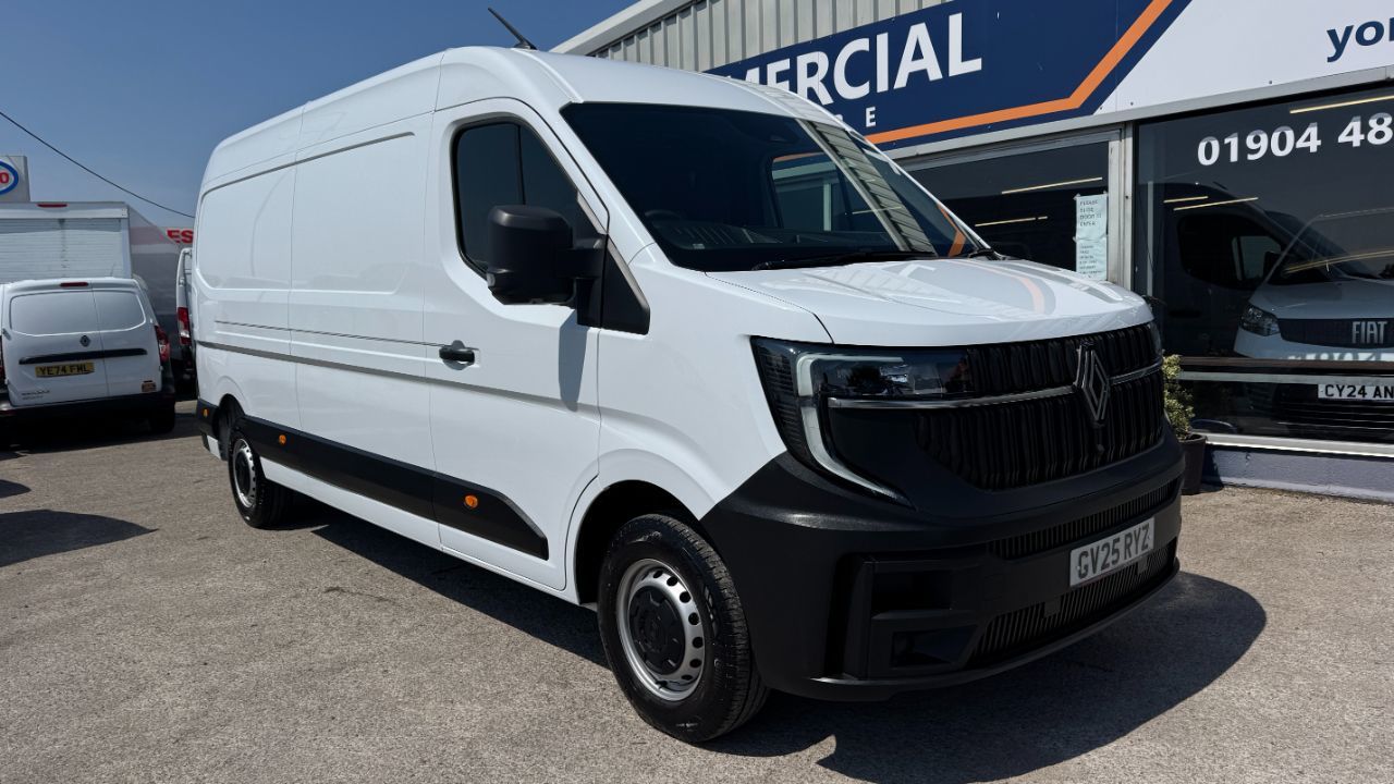 2025 Renault Master
